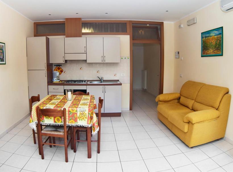 Casa Facchinetti Yellow Apartment Malcesine Dış mekan fotoğraf